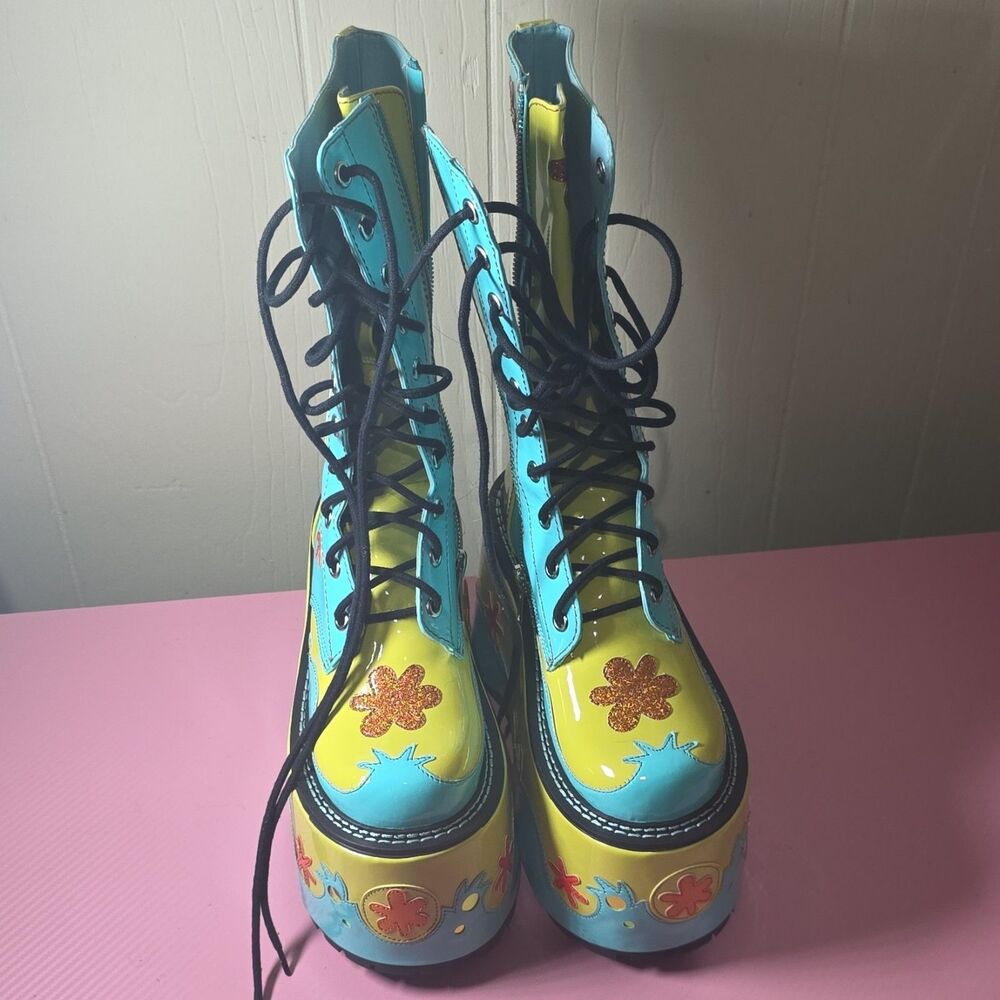 Dolls Kill® x SCOOBY-DOO™ "Mystery Machine" Platform Combat Boots Size 8